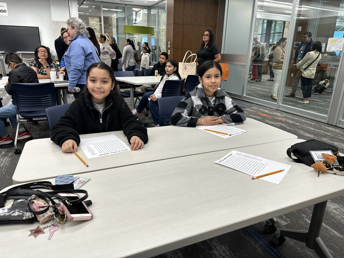 So proud of our district's students representing us at the Region 10 Spanish spelling bee! 🐝🇪🇸 They showed off their language skills and dedication. So proud to see them shine on such a big stage. ¡Enhorabuena a nuestros campeones! #SpanishSpellingBee #DistrictPride 🌟👏