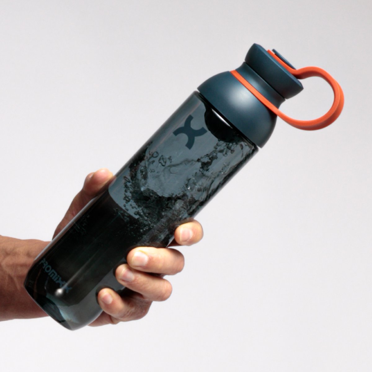 Get a grip on your hydration needs - invest in FORM, the sustainable hybrid water bottle that turns heads and shakes things up.

promixx.com/products/form

#sustainable #innovation