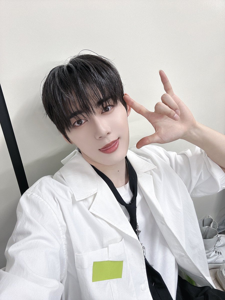 KimJihunBR's tweet photo. [📸•20.03.24]

Atualização do #JIHUN no 'X'

Obrigado por vir nos ver, apesar do tempo estar uma bagunça hoje!! Vejo você de novo em outro dia😘

#BXB #비엑스비 #JIHUN #지훈 https://t.co/GaRz1qzFDp
