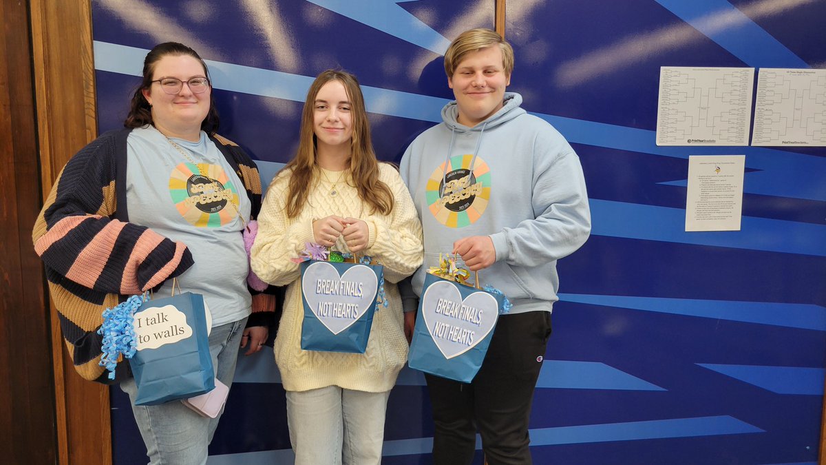 BEST OF LUCK to these three today at state speech!!! 👏🏼 #lakeviewvikes #lakeviewspeech