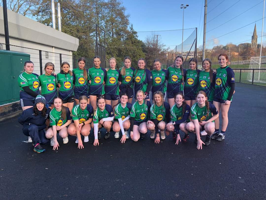 Best of luck to Lismore College u16 girls this Friday as they head to Newry for the Erne Cup Ulster Final @LismorePe Special mention to our u17 player Molly. Ádh mór oraibh a chailiní 💙🏐💙 #GAAGaeilge #GAAFamily #GAACommunity
