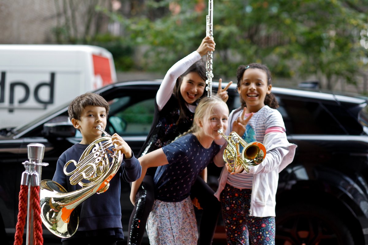 💗Today, we celebrate #InternationalDayOfHappiness This year's theme is 'happier together' which comes from being 'connected' and 'being part of something bigger'. We hope our community feels the same way, we know we do! 🌈🎵😊 @wandbc @NineElmsTeam youtube.com/watch?v=S32lLa…