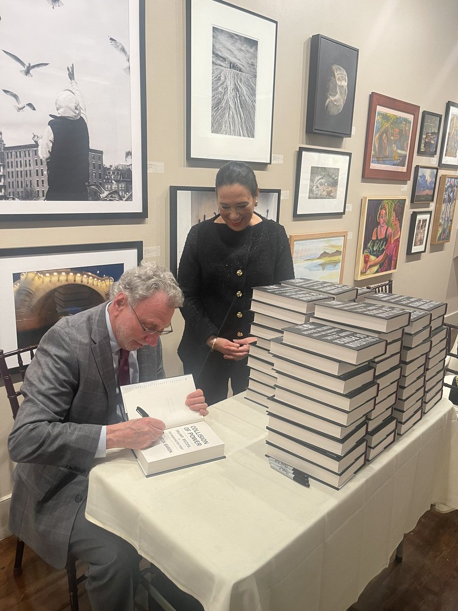 There are newspaper editors, and then there’s Marty Baron. It was illuminating — and fun! — to talk with him about his book, Collision of Power: Trump, Bezos, and the Washington Post. Order here, you’ll be glad you did! cc:@PostBaron a.co/d/a7fGRiu