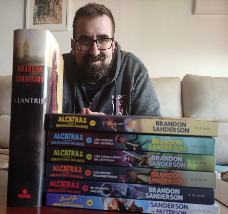 Llegó hace unos días pero no había podido hacer foto antes. 
Muchas gracias <a href="/NovaCiFi/">Nova</a> , es un pedazo de pack (Elantris es maravilloso, ya ha caído)