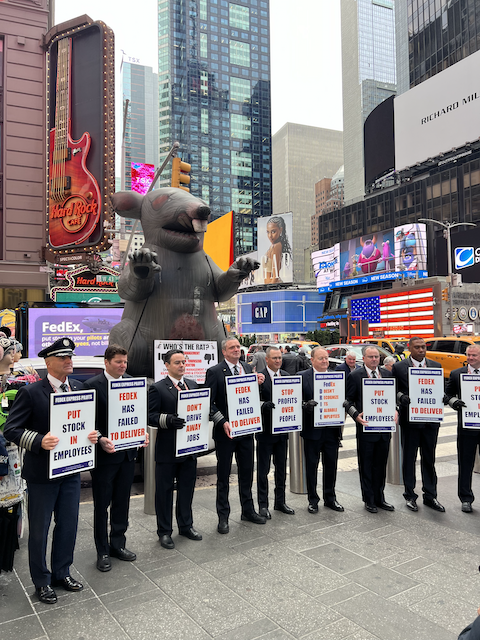 FedExPilots's tweet photo. FedEx pilots visited Nasdaq MarketSite and Times Square to tell FedEx management it's time to put stock in your pilots and other employees, not billions in buybacks!

@ALPAPilots @CNBC @GMA @SquawkCNBC @FedEx

#ContractNow https://t.co/pZz3zADhoU