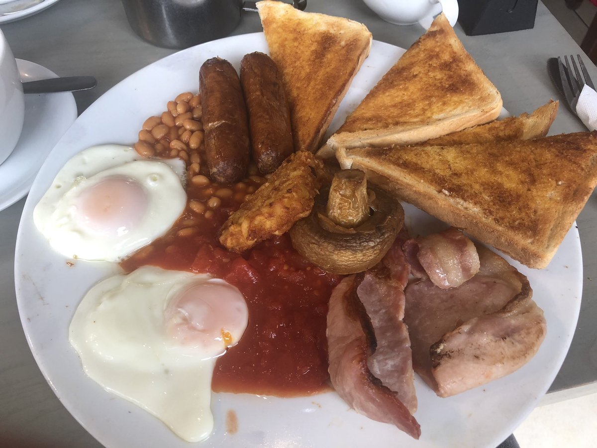 myfoodhunt's tweet image. Mega Breakfast from the Refresh Cafe in Arnold “2 sausage, 2 bacon, 2 eggs, hash brown, beans, tomato, toast” for £5.40 #breakfast #nottsfood