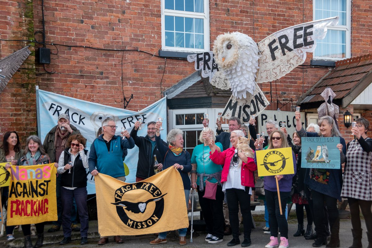 Successful conclusion to decade-long fight to safeguard the wildlife of Misson Carr Nature Reserve SSSI marked with celebration.👏 🎊 Details about the successful campaign and a generous donation to the Trust can be found here: nottinghamshirewildlife.org/news/wildlife-… 📸: Sophie Bell