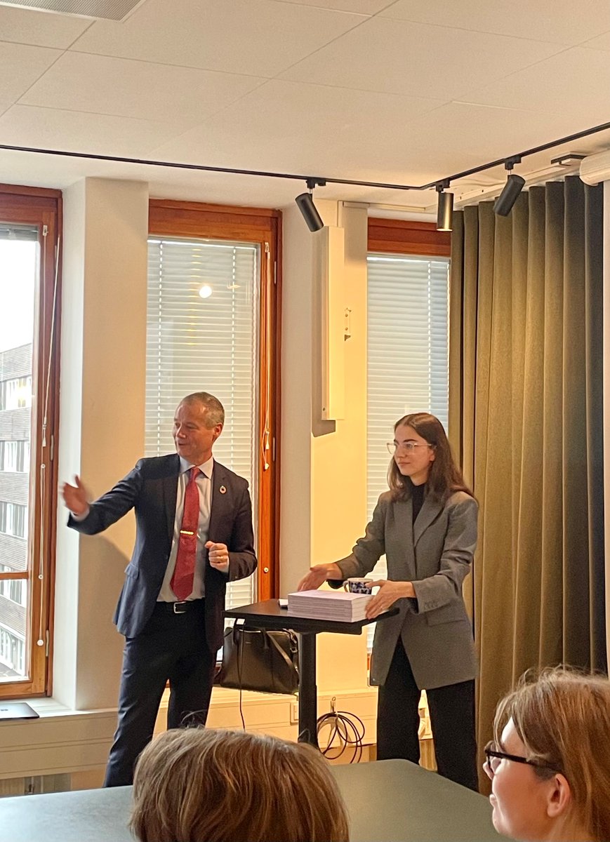 Formas, ett forskningsråd för hållbar utveckling. (@formasforsk) on Twitter photo Klimat- och miljöminister <a href="/RPourmokhtari/">Romina Pourmokhtari</a> i samtal med @JKuylenstierna, GD för Formas, om forskning och policyutveckling kring aktuella klimat- och samhällsfrågor. Klimat- och miljöminister <a href="/RPourmokhtari/">Romina Pourmokhtari</a> i samtal med @JKuylenstierna, GD för Formas, om forskning och policyutveckling kring aktuella klimat- och samhällsfrågor.
