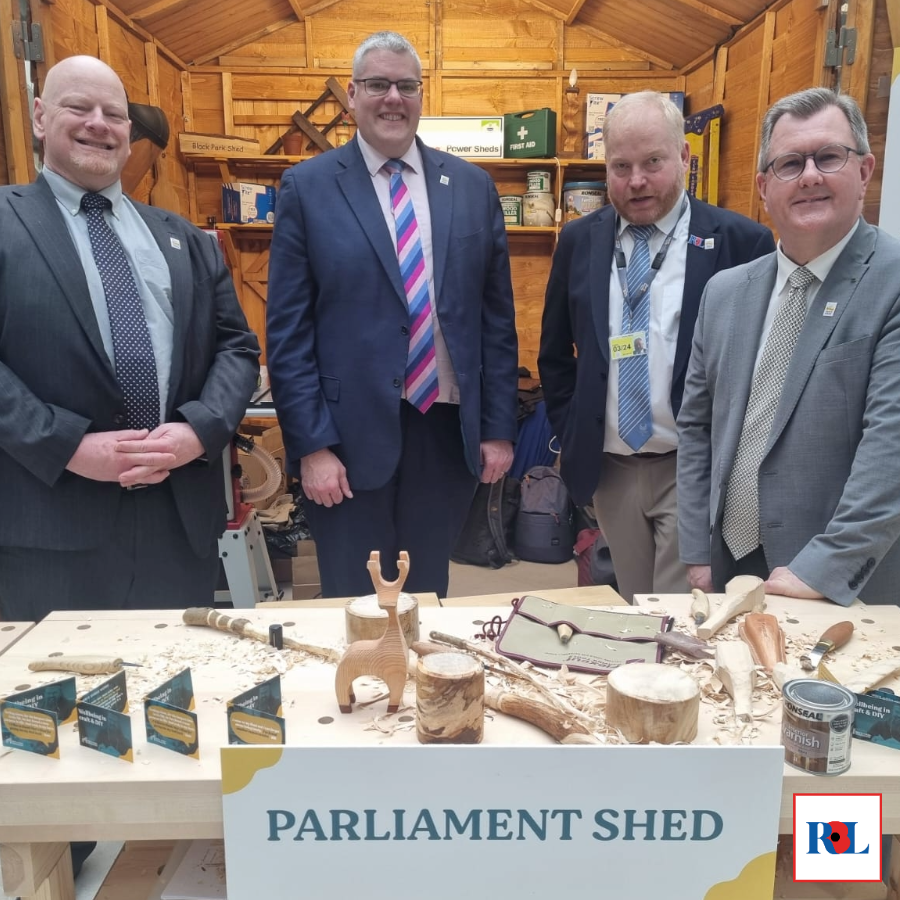 Pleased to pop by Portcullis House Parliamentary Shed with @J_Donaldson_MP to discuss the health & wellbeing as well as the social benefits of the Men's Sheds within our communities. UK Men's Shed Association have partnered with @PoppyLegion to encourage Veterans participation.
