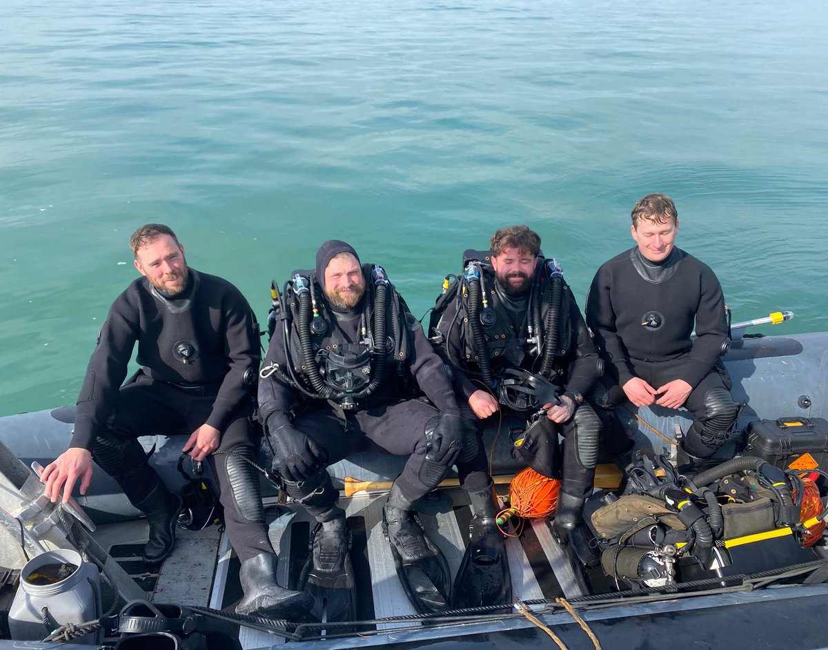 Today, our Divers are training with their Closed Circuit Mixed Gas Underwater Breathing Apparatus aka Clearance Diver Life Saving Equipment (CDLSE). 🤿 Depth work-up training 🐸 Integrating new team members Thanks @RN_DTXG for your support👍 #SmallShipsBigImpact @JFDGlobal