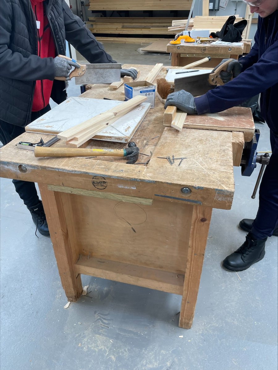 Well done to the group who attended @city_building for the two day work placement! They had a great experience and benefited from the time they spent in joinery, painting & decorating and plumbing. We are delighted that a couple of pupils received excellent feedback 🪚🛠️⚙️