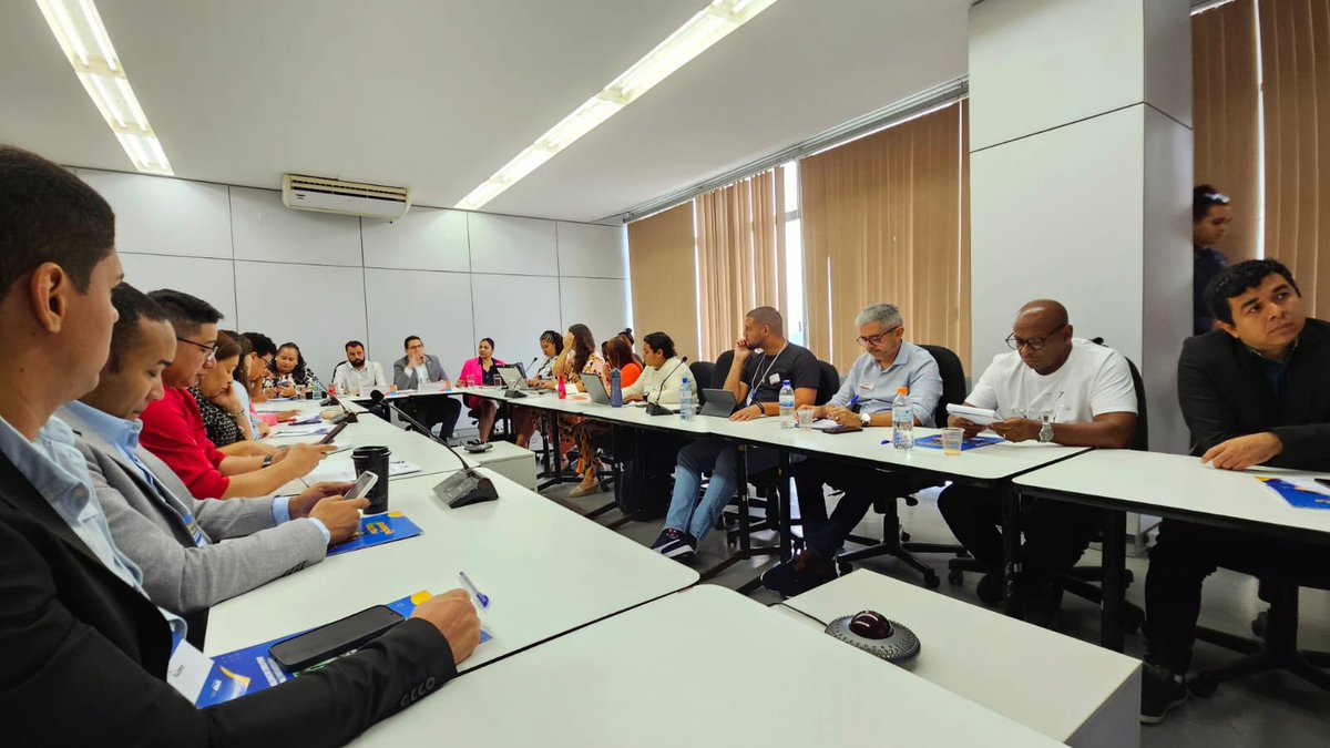No segundo dia de reunião da Comissão Nacional de Políticas Educacionais para as Juventudes, contamos com a presença de nossa Presidente, Drika Martim, também Diretora Institucional do <a href="/mulheresdacufa/">Mulheres da CUFA</a>, e Marcivan Barreto, presidente da <a href="/cufasp/">CUFA SP - CENTRAL UNICA DAS FAVELAS DE SAO PAULO</a>.
<a href="/min_educacao/">Ministério da Educação | MEC</a> 
#Juventudes #CUFA