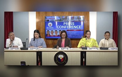 Lawmakers laud Marcos' bloodless campaign vs. drugs, criminality. 

Read more: pna.gov.ph/articles/12211…

#PBBMGoodNews #UnitedLoyalist