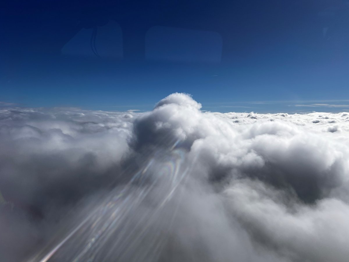 Not a bad view of the clouds from your helicopter! 📷Thank you to Trainee Critical Care Paramedic Chris for capturing these great photos on the way back from Derriford Hospital last Friday.