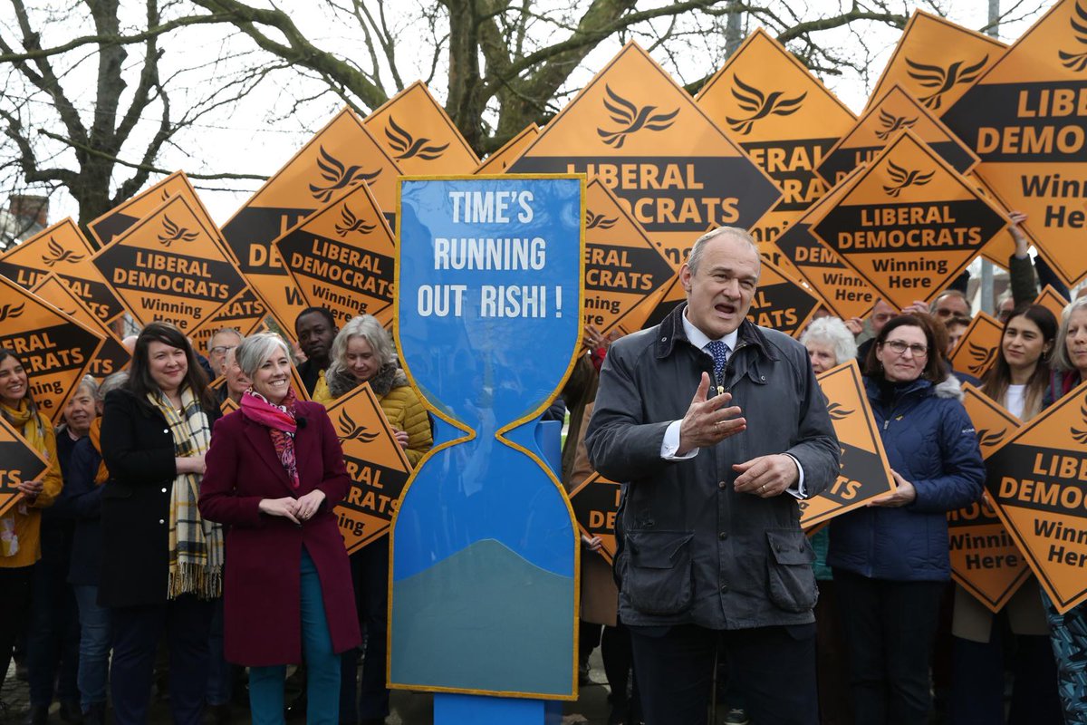 Time's Running Out Rishi!!! @EdwardJDavey joined us in #Harpenden to launch the local elections nationally! The @LibDems now have ~80% of the councillors in Harpenden & Berkhamsted who are working hard for local people! We'll keep doing so locally and nationally!