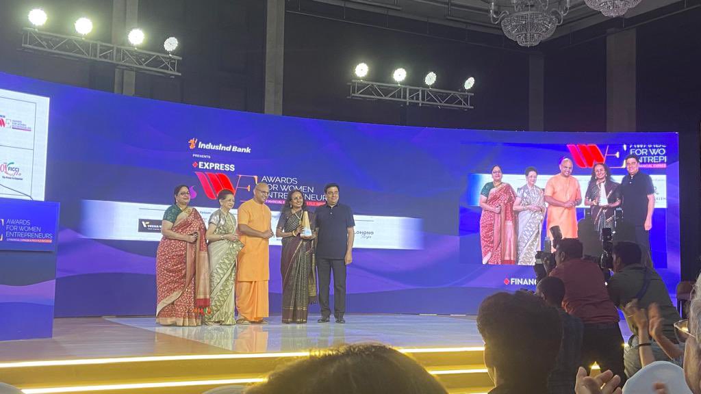 Renuka Ramnath received the FLO <a href="/TheFinancialEx/">The Financial Express</a> award for women entrepreneurs for Finance &amp; venture capital category at a function in Mumbai <a href="/ShivkumarSudha/">Sudha Shivkumar</a> <a href="/ficci_india/">FICCI</a> <a href="/flomumbai/">FLOMUMBAI</a>