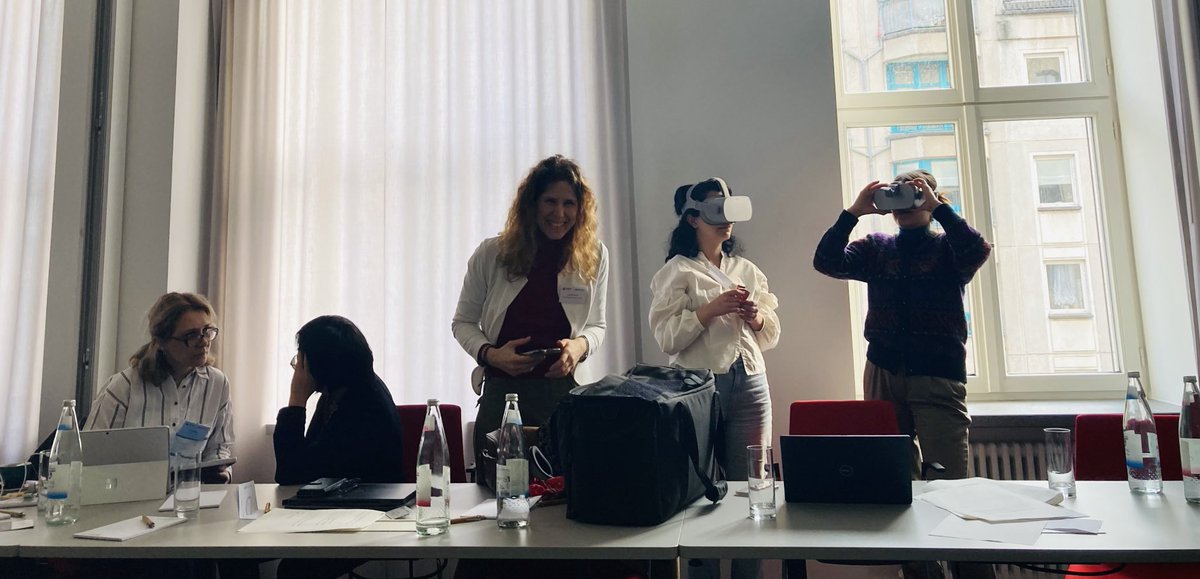 Last moments of our ⁦<a href="/ZOiS_Berlin/">ZOiS - Zentrum für Osteuropa- u. int. Studien</a>⁩ workshop on Researching Living with/in Difference #Creatively ! #KonKoop