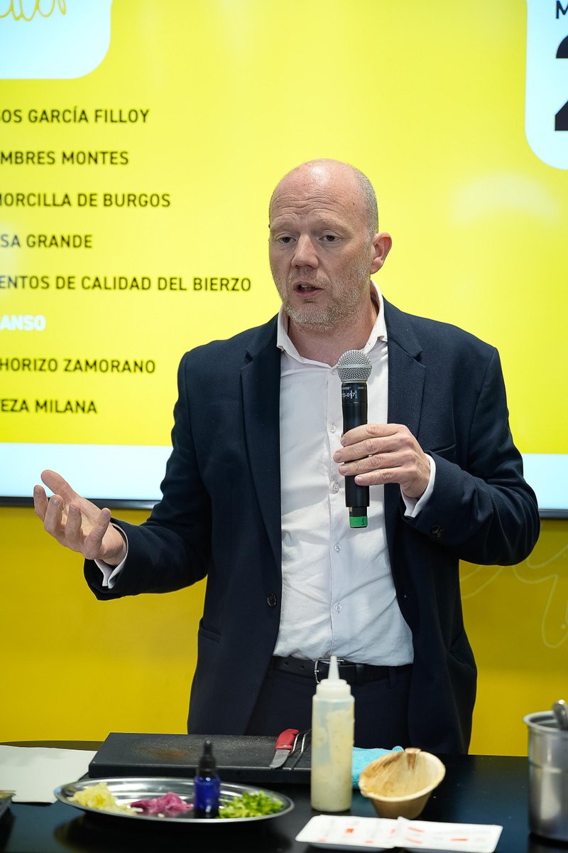 <a href="/AlimentariaBCN/">Alimentaria</a> <a href="/premioscincho/">Premios Cincho</a> <a href="/IGPMorcillaBu/">IGPMorcilladeBurgos</a> <a href="/DehesaGrande/">Coop Dehesa Grande</a> <a href="/lasrecetasdemj/">Las Recetas de MJ</a> Por <a href="/AlimentariaBCN/">Alimentaria</a> huele muy pero que muy bien 🤪

Llega el momento de conocer y disfrutar de los maravillosos Alimentos del calidad del Bierzo, y en concreto de nuestro <a href="/botillobierzo/">Botillo del Bierzo</a> 🤪

Muy atento a la elaboración de Carlos Hernández del Restaurante ConSentido⬇️