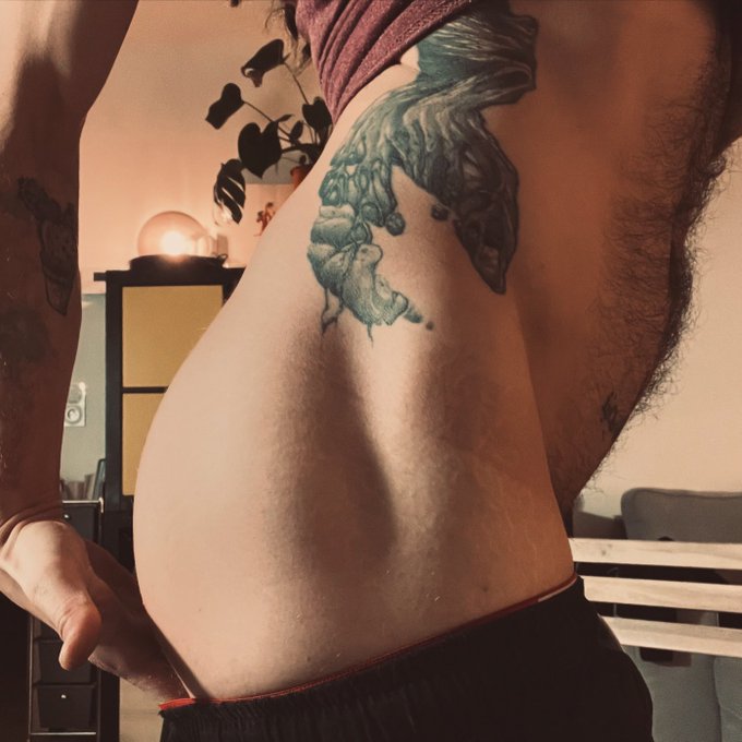 Someone know the date of the full moon this month ? https://t.co/xGNkafwStC