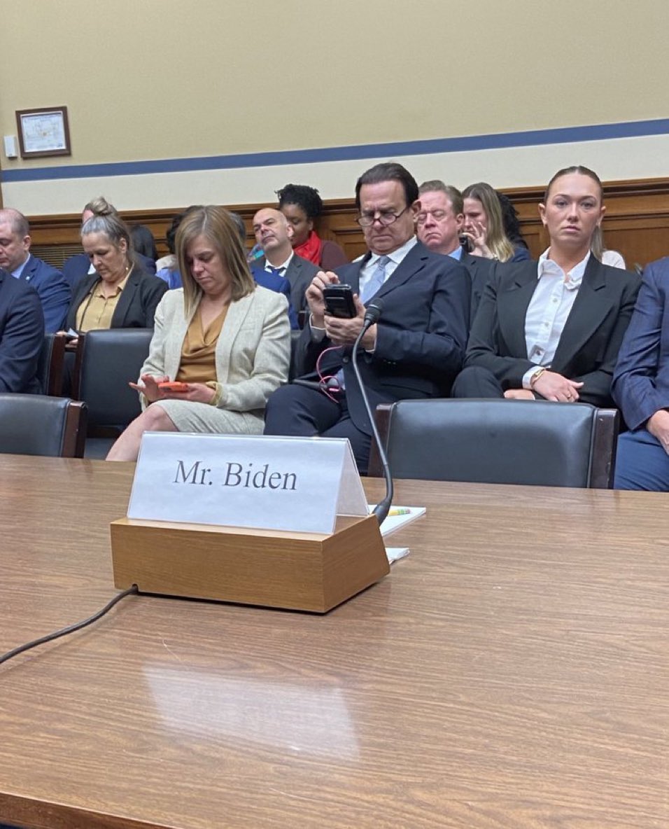 Hunter Biden’s empty chair at the Oversight & Judiciary hearing on dear old dad’s deep corruption. The whole family is disgusting. We can’t be rid of them fast enough.