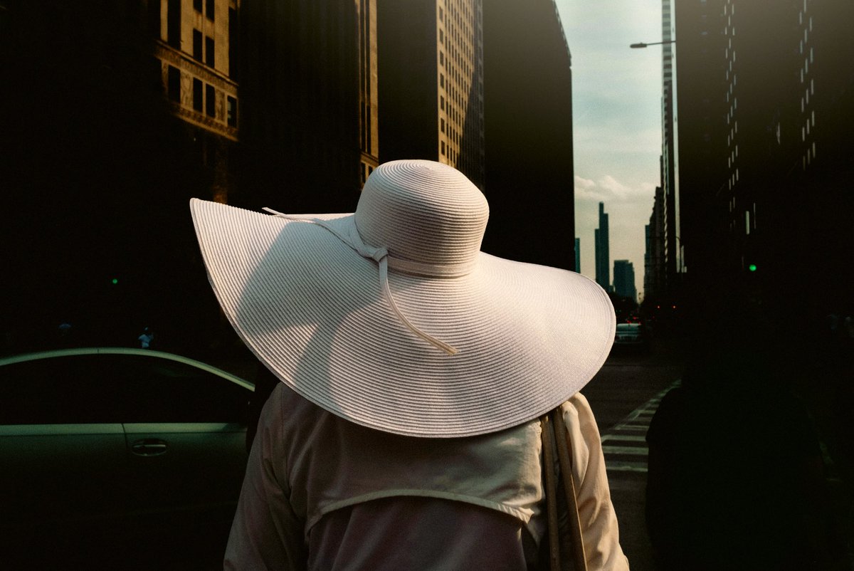 Street life wrapped in poetic light