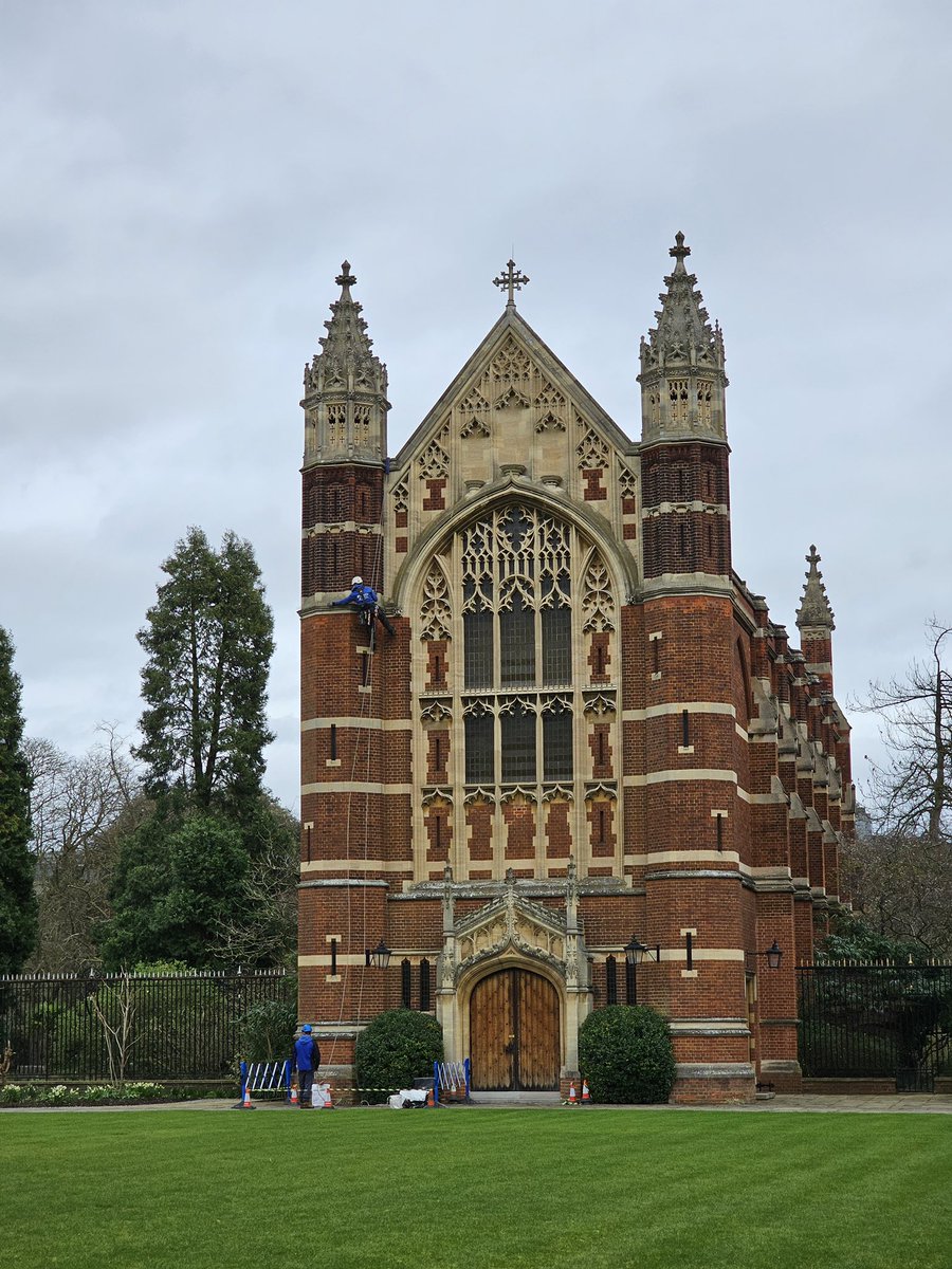 Some minor repairs were needed to the college chapel recently. Instead of erecting scaffolding, abseiling by a specialist team got things done.

Photos by <a href="/thisathranawaka/">Thisath</a>.