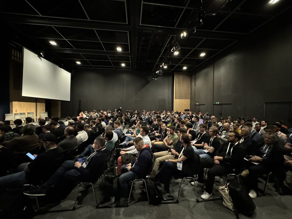 Phil Estes tweet media