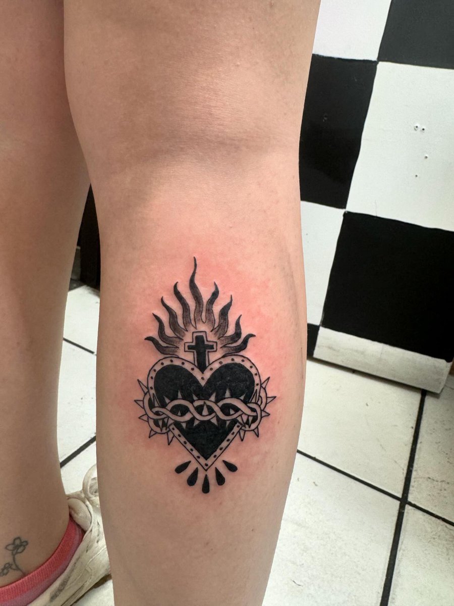 rynzye's tweet photo. well anyways new tattoo reveal https://t.co/8k2ljnZ7Lw