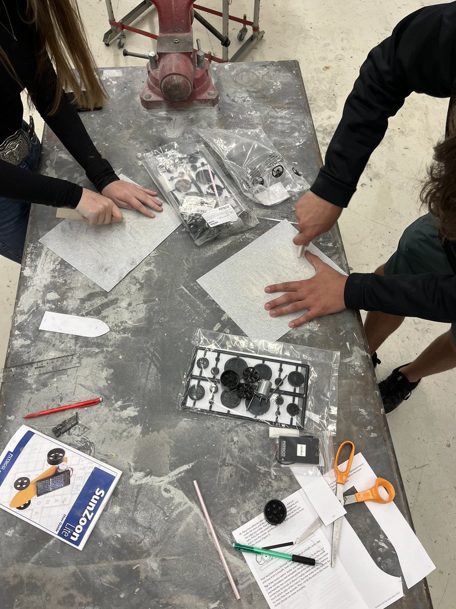 KphsAuto's tweet image. Automotive Basics students at the PARK started building their EV vehicles today. STEM at its finest. 
@HumbleISD_KPHS @HumbleISD @HumbleISD_CTE