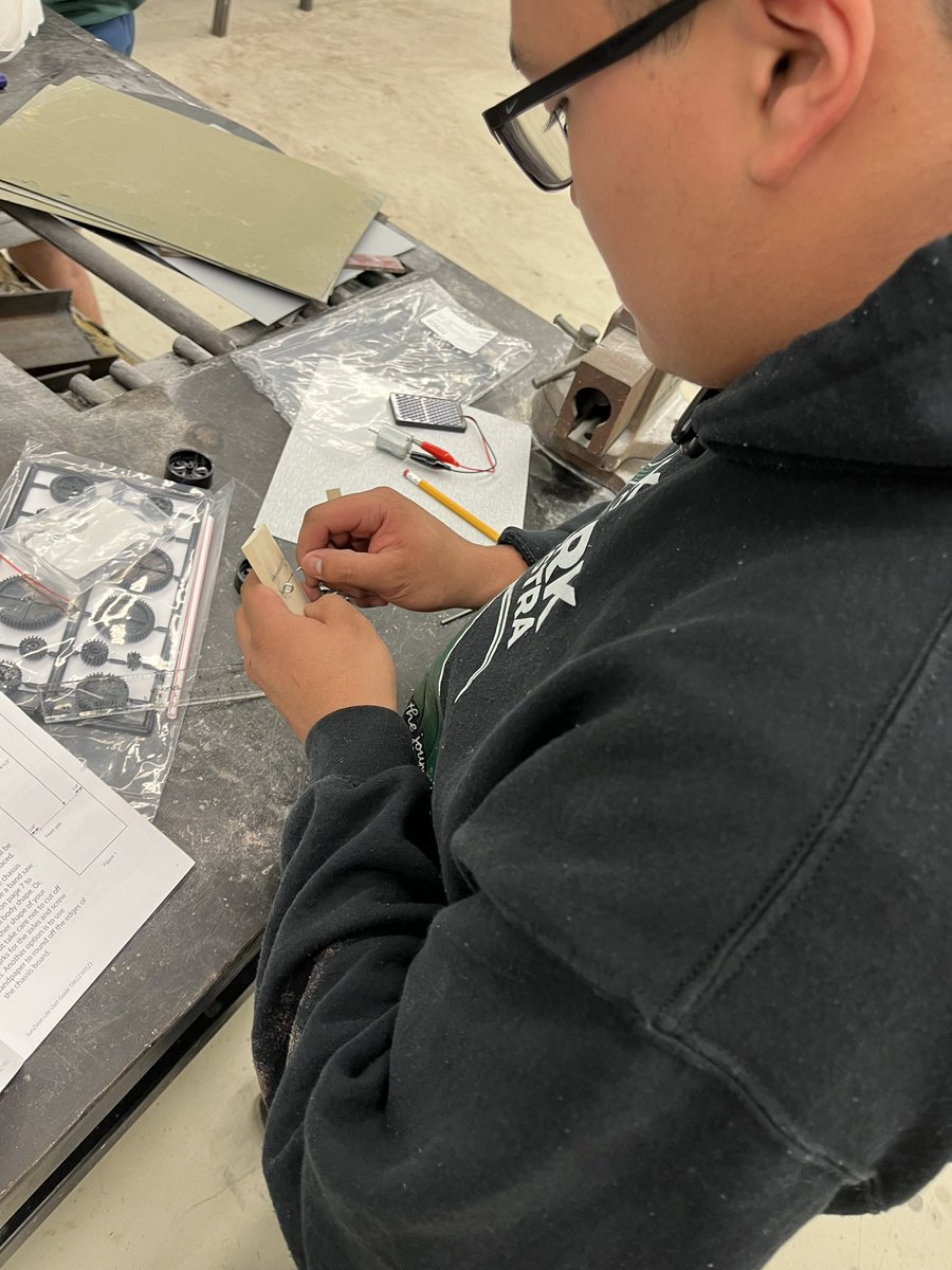 KphsAuto's tweet image. Automotive Basics students at the PARK started building their EV vehicles today. STEM at its finest. 
@HumbleISD_KPHS @HumbleISD @HumbleISD_CTE