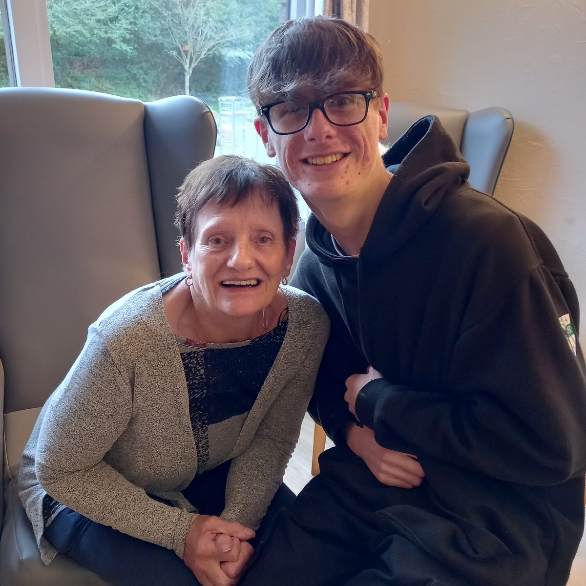DochertySuzanne's tweet image. Spending time this afternoon with Rhys from our #carrerready programme and one of our residents #intergenerational,  its fantastic to see the joy on people&apos;s faces sharing news and life