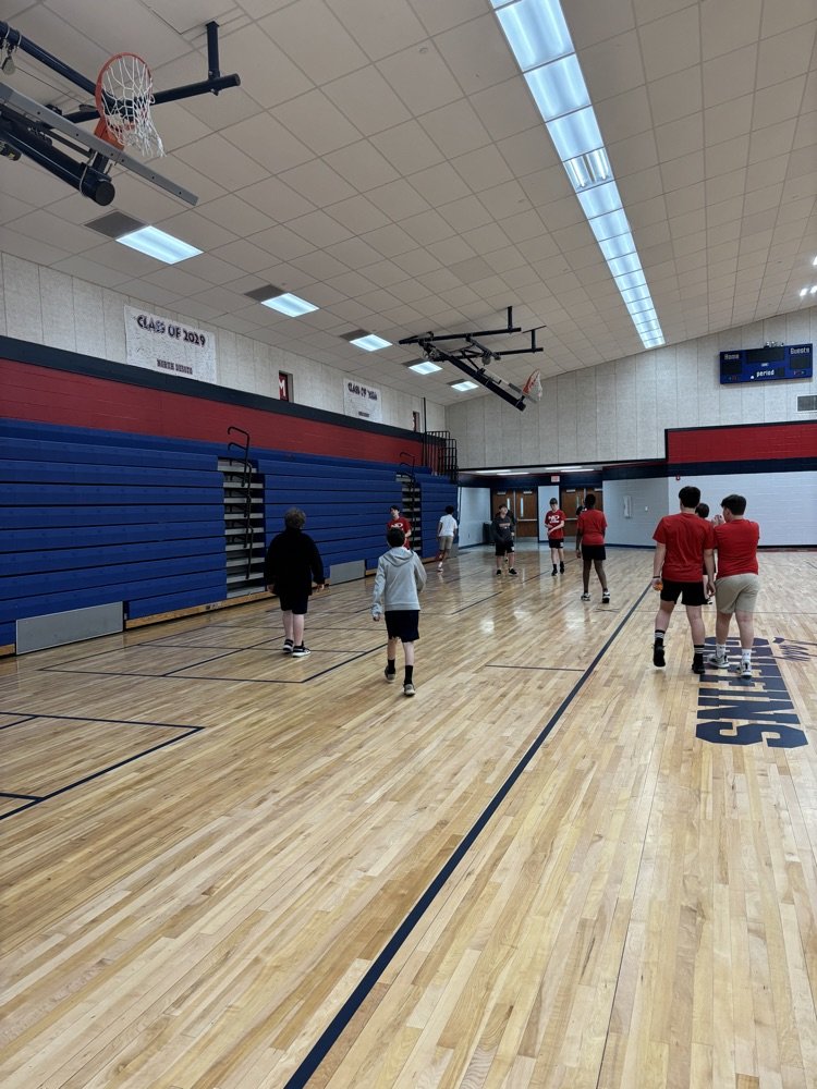 ndms_griffins's tweet image. Shout out to Boston and first hour boys' PE for helping keep the gym clean! NDMS’s own Trenton’s Operation Campus Clean Up is in full swing this spring. Way to go, Boston! You are #TheDeSotoDifference! #codecleanup #GriffinPride #GriffinStrong