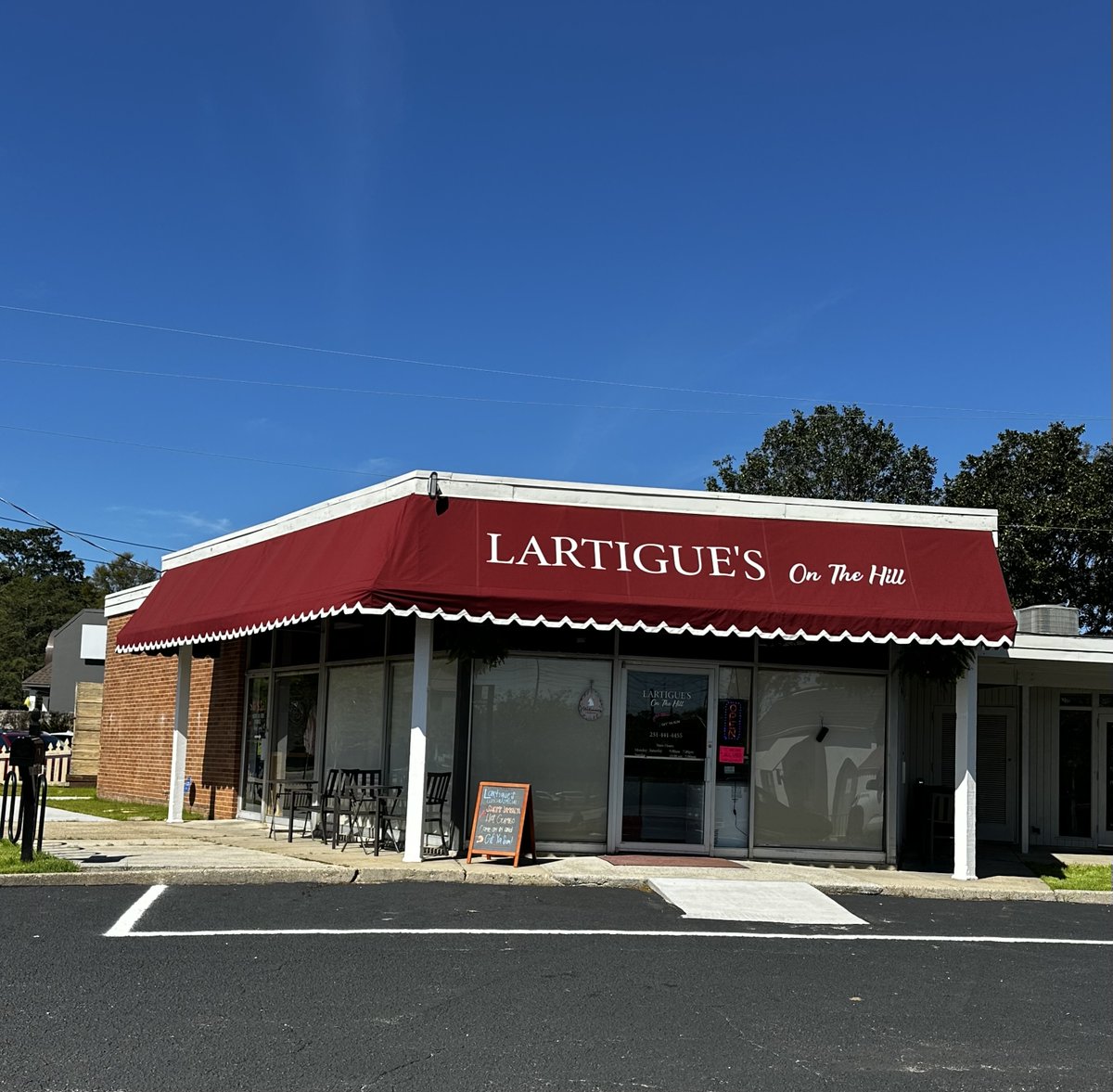 Fresh Seafood in Spring Hill!
Be sure to checkout Lartigue's On The Hill. The food is delicious and the awning looks great!
Life is better in the shade.