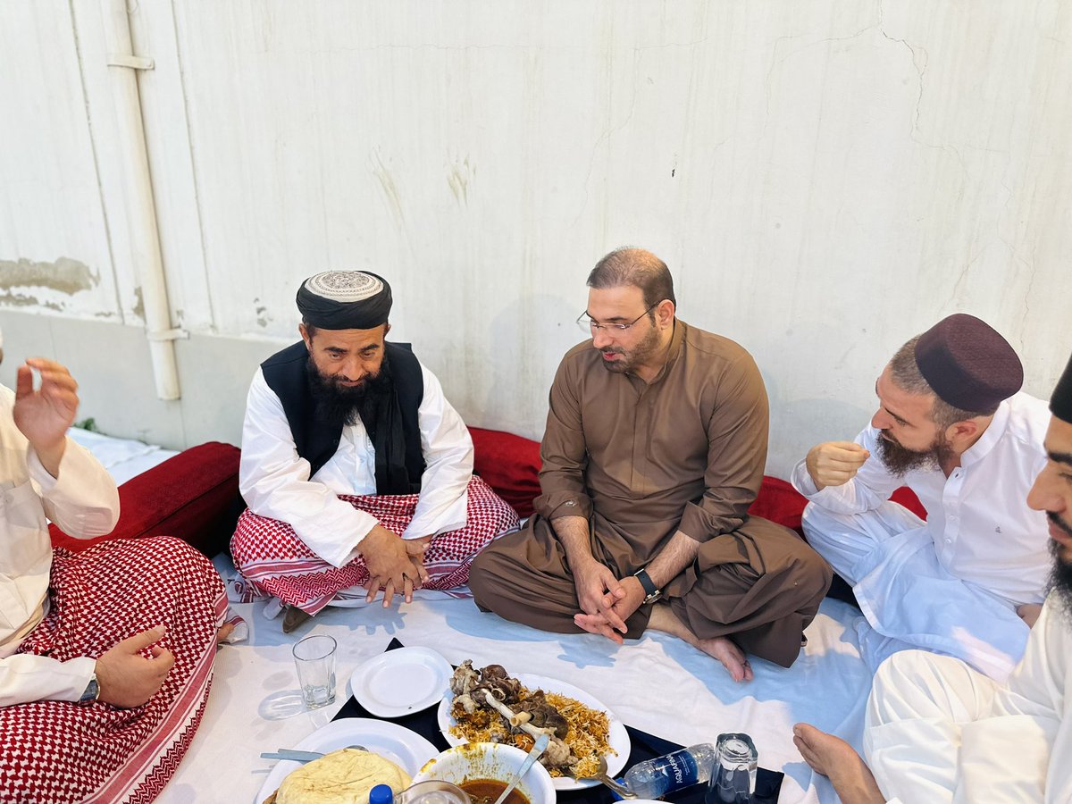 abdulberr14's tweet photo. رہنما پاکستان پیپلز پارٹی حافظ عبدالبر نے حاجی امیر مسعود، سید محمد مسعود اور کامران مسعود کی جانب سے افطاری کے اہتمام میں شرکت کی۔
#AbdulBerr #PPP #PPPDigital #karachi #Ramadan https://t.co/6eTtK3V4EU