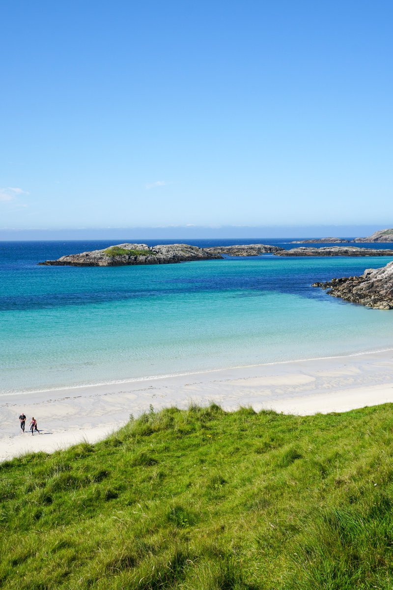 My latest story for @ScottishIslands is all about this glorious beach in the @OuterHebs (and how it made me nostalgic for the childhood adventures I had in Uig back in the day!)