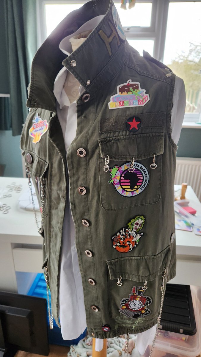 MiddleEarthMake's tweet image. Taking inspiration from @timminchin as Judas here is my @JCSTheMusical inspired Judas jacket for @megaconlive Birmingham this weekend