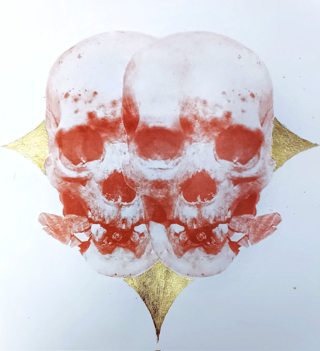 sergiobretel's tweet image. Ñatitas Bicefalas / Opuestas Duales 
Work in progress 
#PhotoEngraving in Red ink with 24k french Gold leaf
41x29 cm / 2024
Últimas obras en Bolivia 

#SergioBretel 
#photogravure #Fotograbado  #fotografiacontemporanea 
#gravure 
#Ñatita #Ñatitas #RedSkull 
#artecontemporaneo