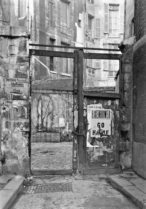 Todd Webb. Eisenhower Go Home 1948. Paris