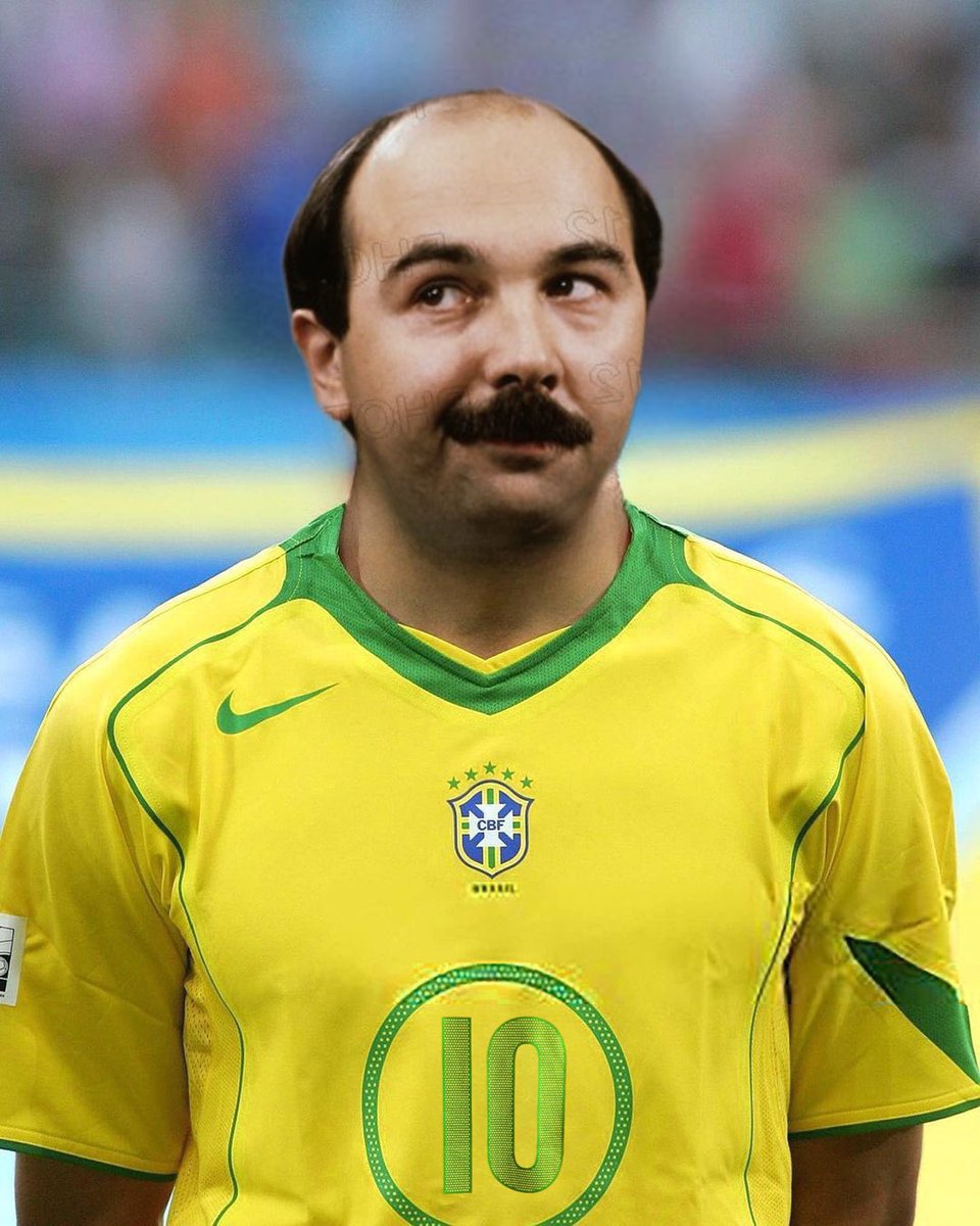 La__Tang's tweet photo. Clairement l’un des meilleurs 🔟 de l’histoire, un des joueurs qui m’ont fait aimer le football, quand il a éclôt au Gremio c’était du jamais vu à l’époque… Savoir que la jeune génération ne sait même pas qui sait me terrifie, je préfère Neymar tiens…

Gerarjunho 💛✨ https://t.co/xDJ8CTIPwl