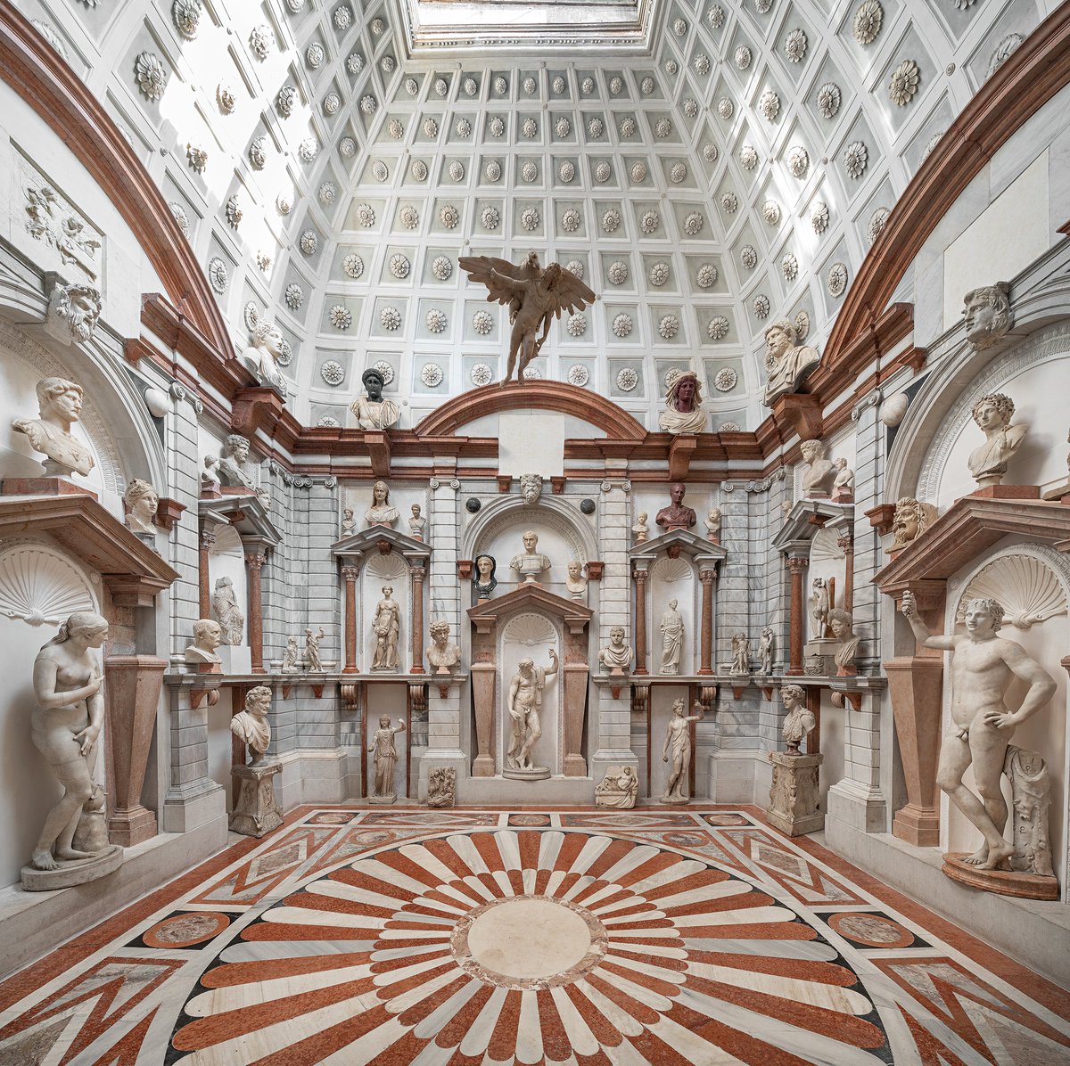 #PalazzoGrimani will be closed from 8 to 16 April, while on the 18th April will follow the following timetable: from 10am to 4pm (last entry at 3pm) The exhibitions will open to the public on 17 April 2024