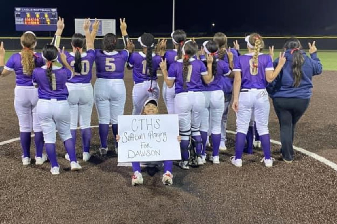 Haltom, Boyd and Chisholm Trail some of the softball teams wearing red ribbons in honor of Lipan’s Dawson Oliver!! ❤️ @Dawsonoliver02