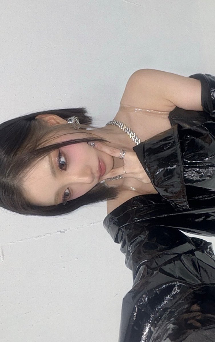 [#유키]
Bad girl이 되볼게에 얍!😈🪄︎︎✨