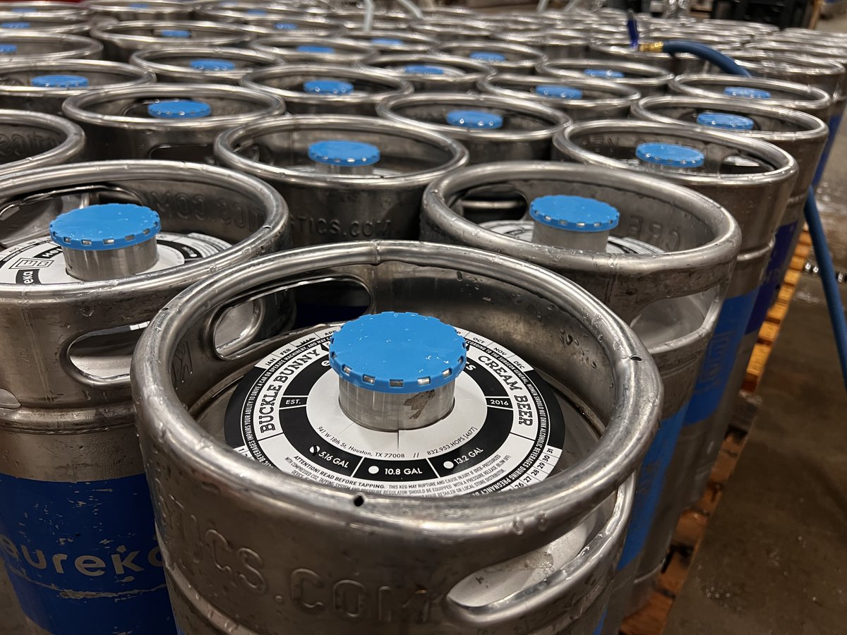 Easter is right around the corner and we've got fresh Buckle Bunny kegs as far as the eye can see. Keep an eye out for this magnificent Cream Ale on tap all over Houston. We've got trivia in the taproom at 7pm tonight and @satelliteofpizza cooking all night.