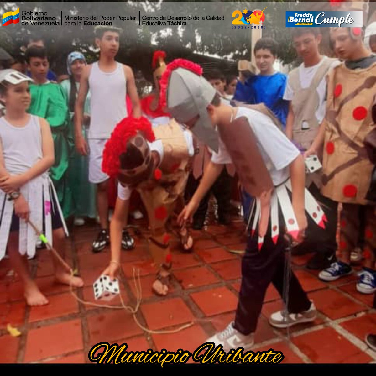 CDCE_Uribante's tweet photo. #20deMarzo 🇻🇪 El Liceo Nacional Josefa Molina de Duque realiza viacrucis institucional por la comunidad de La Fundación.

#EpocaDeTransformacion 

@NicolasMaduro 
@_LaAvanzadora 
@MPPEDUCACION 
@Berzabethg1 
@CDCETachira 
@Alexis_J_Castro https://t.co/GAPfM9cWoH