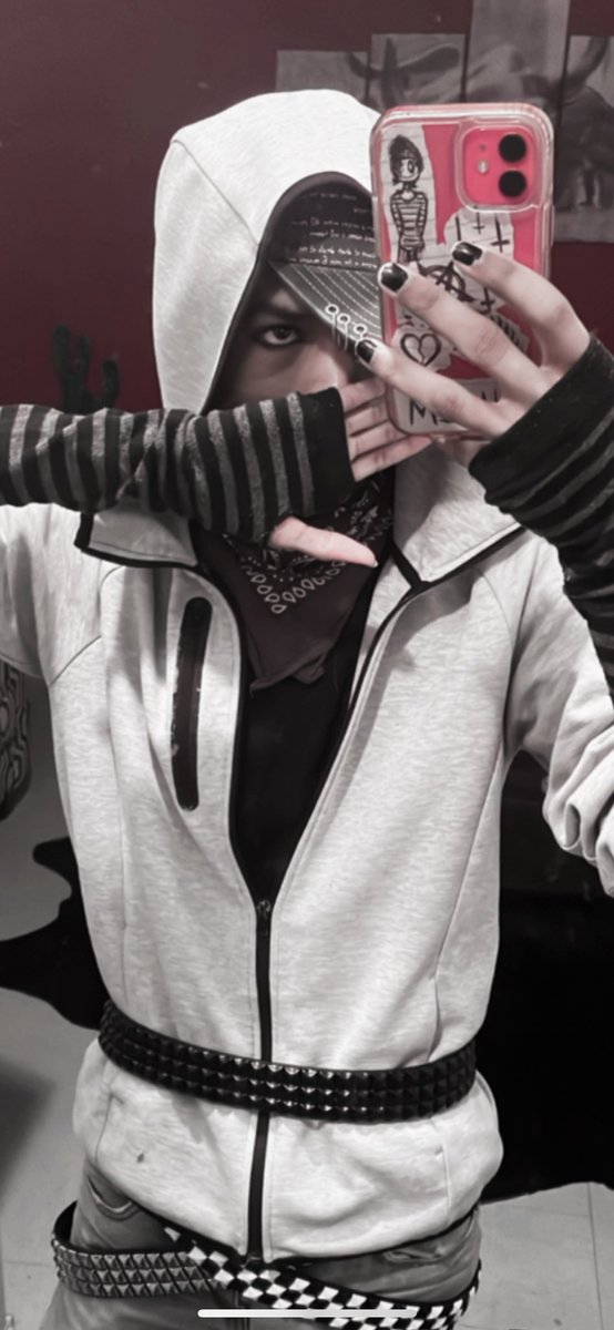 GoreNajim's tweet photo. (🖤🤍Feeling Gray Today🖤🤍) #emo #emos #emokid #emoboy #emogirl #emostyle #emofashion #goth #gothic #gothkid #gothickid #gothicstyle #gothstyle #gothfashion #gothicfashion #alt #alternative #aesthetic #fashion https://t.co/fGhJ5nszbE