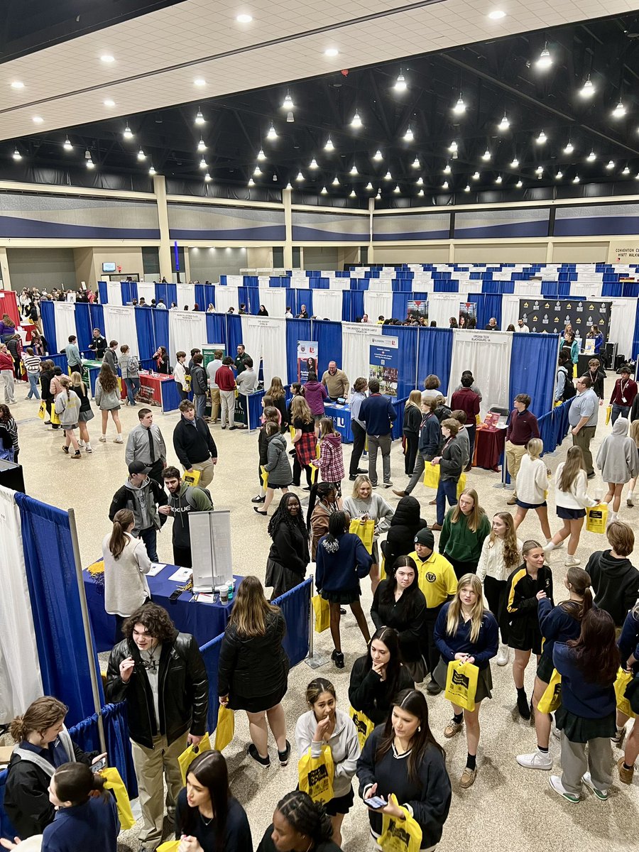 The 2024 Buffalo National College Fair is here! At the fair, thousands of Western New York students from over 80 high schools can meet in person with 160 colleges at the Buffalo Convention Center 📚✏️💼 Learn more here: wnyschoolcounselor.org/bncf #collegefair #buffaloevents