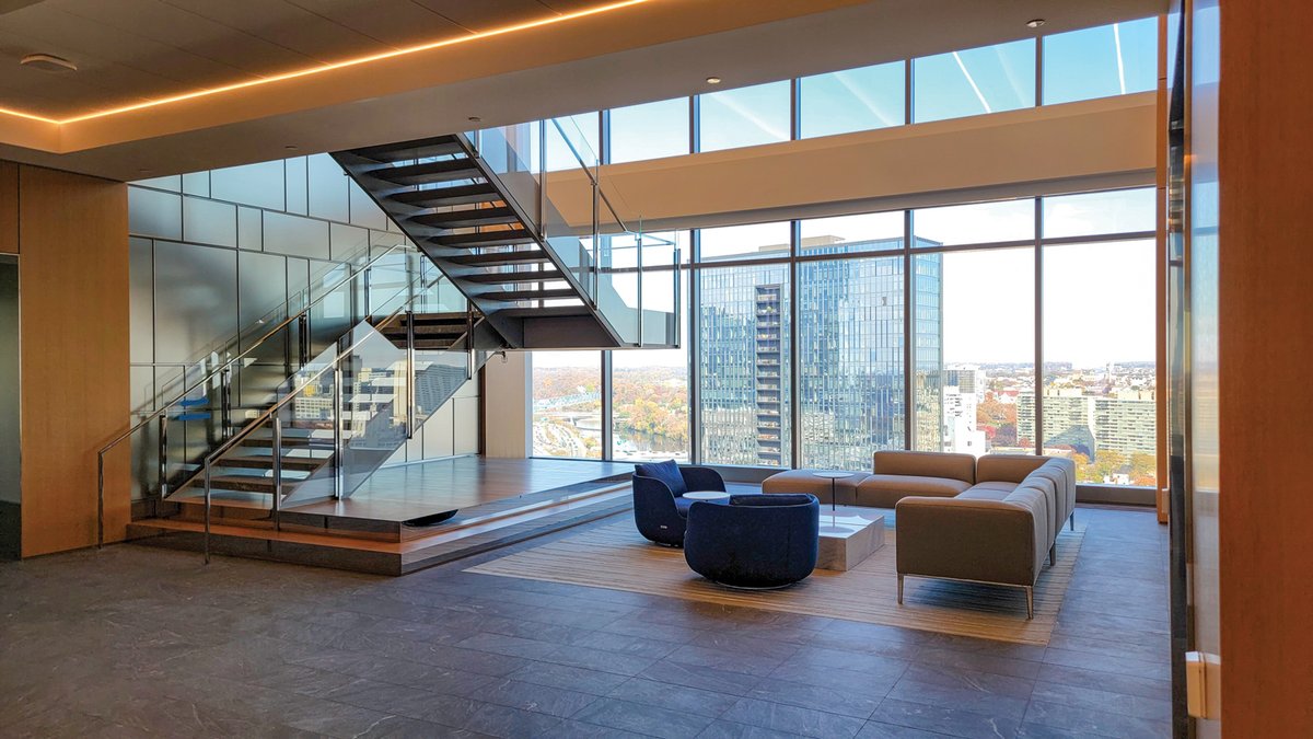 StructureTone's tweet image. @MorganLewisLaw hired our Philadelphia team to transform their office to redefine workplace culture in 2024. Learn more about this transformative project in #STOBGinsights stobgtheword.com/all-in-philade…