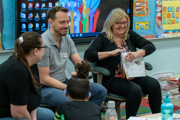 MDARD Chief of Staff Kathy Angerer and employees celebrated March is Reading and Michigan Food and Agriculture Month by partnering with the Lansing School District and reading to several different classrooms! Read more at bit.ly/3TodKp3