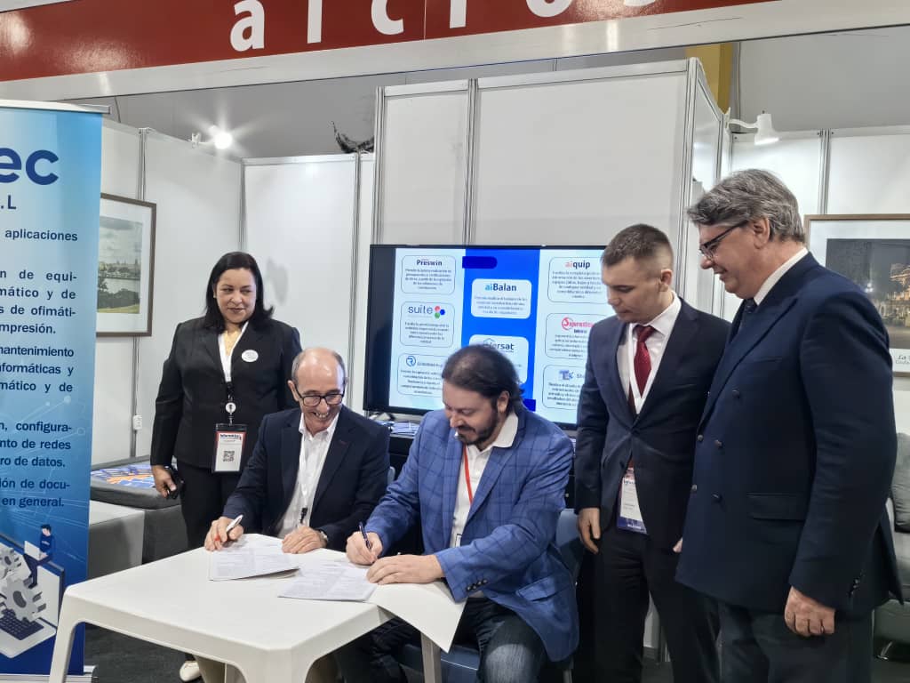 yudi_mercedes's tweet image. Firman contrato entre @aicrosCuba y la empresa de #Rusia Voltah en  la Feria Internacional #Informática2024. Esta será una alianza conjunta que fortalece la relación entre #CubaYRusia.