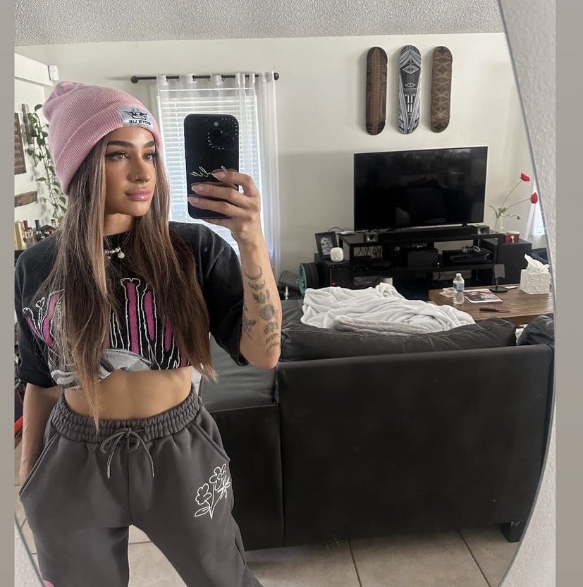 Abs on point.